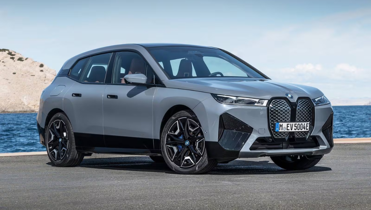 ₹1.40 करोड़ की BMW iX 2025 एक इलेक्ट्रिक SUV जो स्टाइल, पावर और लग्ज़री का परफेक्ट कॉम्बो है