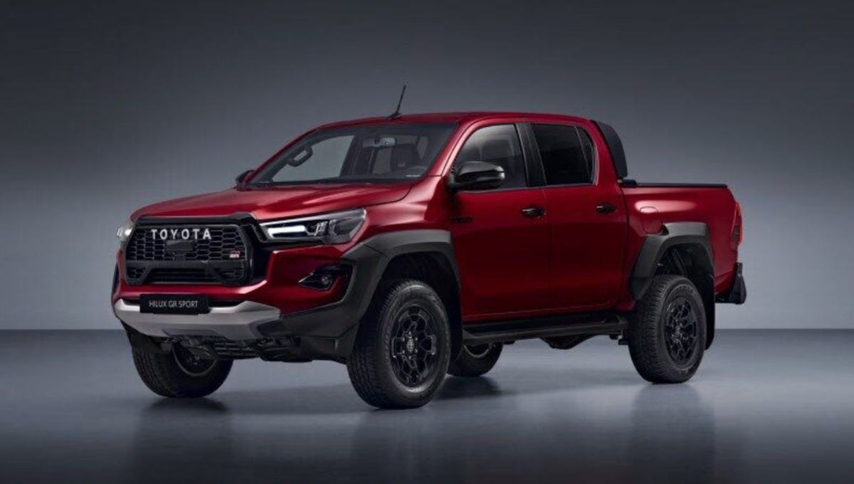 Toyota Hilux लॉन्च ₹30 लाख में मिल रही है लग्ज़री SUV जैसी राइड और दमदार 4x4 परफॉर्मेंस