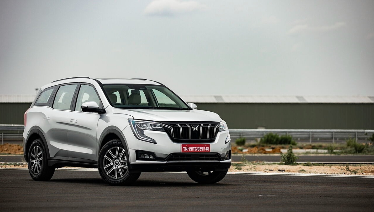 ₹14 लाख में पाएं Sunroof, Cruise Control और Smart Tech वाली Mahindra XUV700 फैमिली SUV में No.1 चॉइस