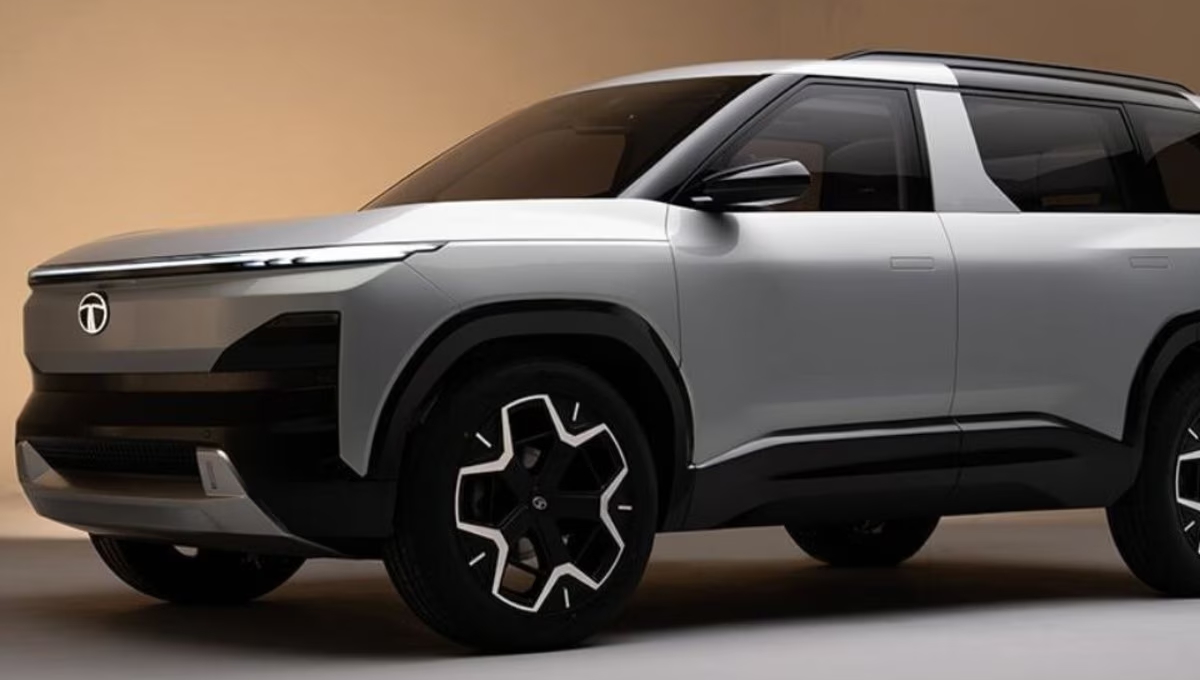 2025 Tata Sierra: आइकोनिक SUV अब नए अवतार में ₹15 लाख की कीमत में जबरदस्त टर्बो पेट्रोल इंजन