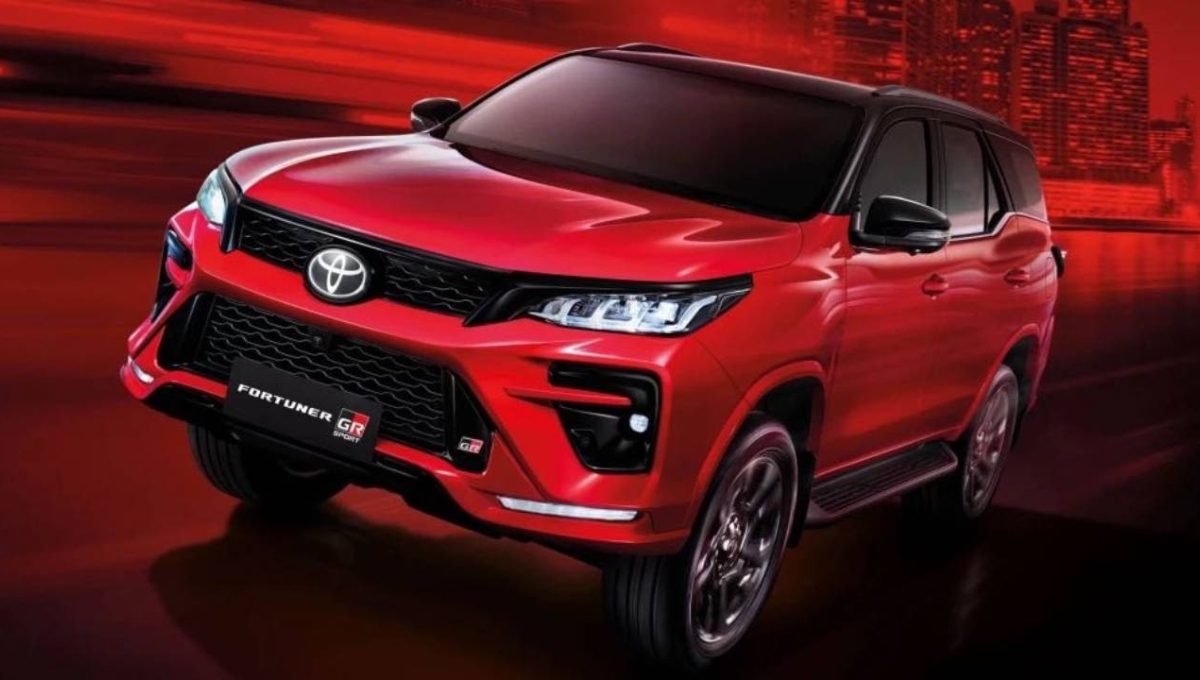 Toyota Fortuner: 80 लीटर टैंक, JBL साउंड सिस्टम और फुल लक्ज़री ₹33.43 लाख में शुरू