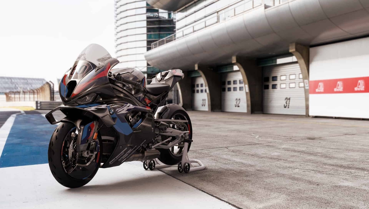 BMW M 1000 RR: एक रेसिंग राक्षस जो आपके जुनून को पंख देता है, कीमत लगभग ₹49 लाख