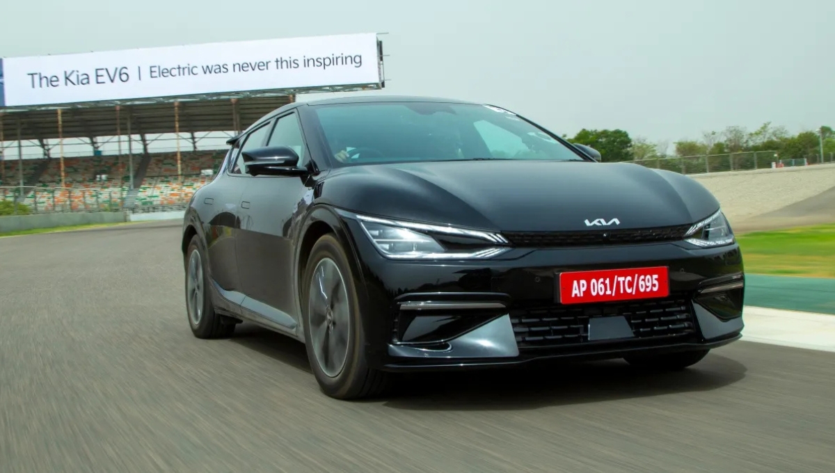 ₹60 लाख में मिल रही है फ्यूचर की कार Kia EV6 दमदार रेंज, जबरदस्त फीचर्स और सुपरफास्ट चार्जिंग का अनोखा संगम