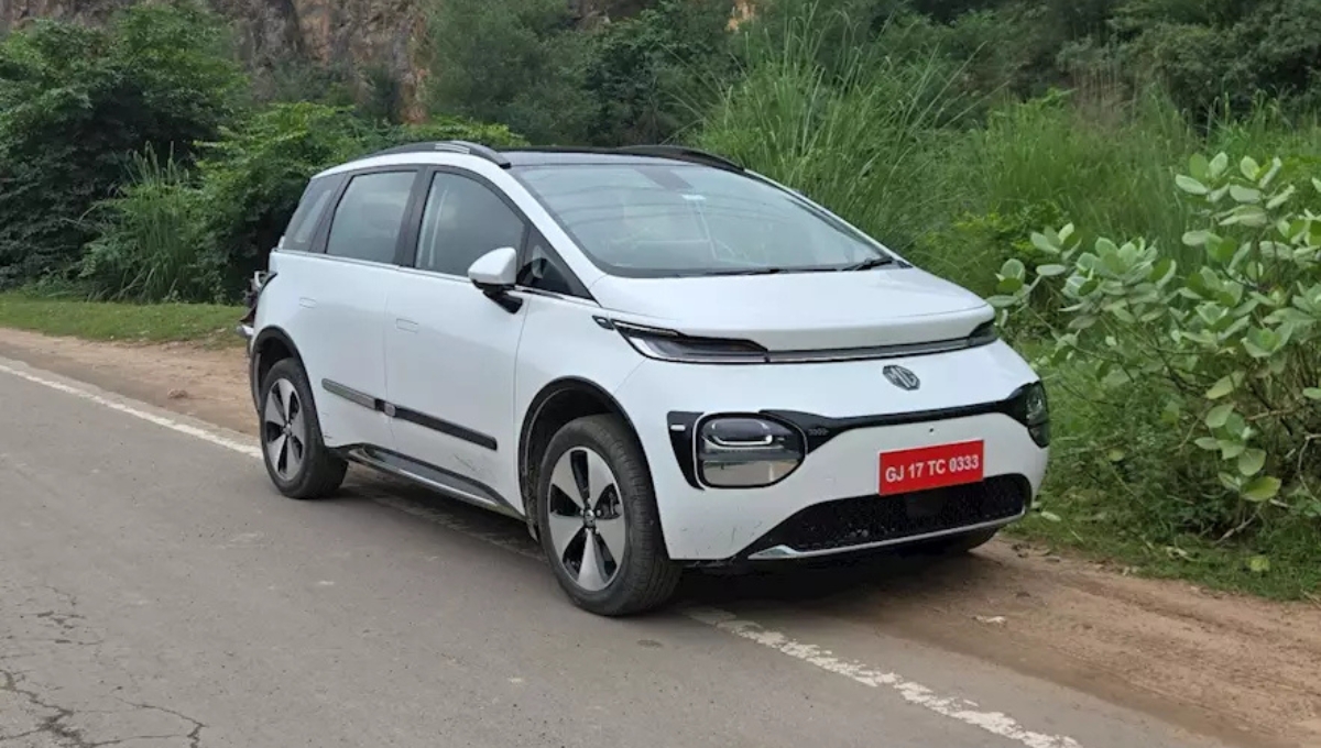 MG Windsor EV: ₹27 लाख में मिल रही है 449 KM की रेंज और 15.6 इंच टचस्क्रीन के साथ लग्ज़री इलेक्ट्रिक कार