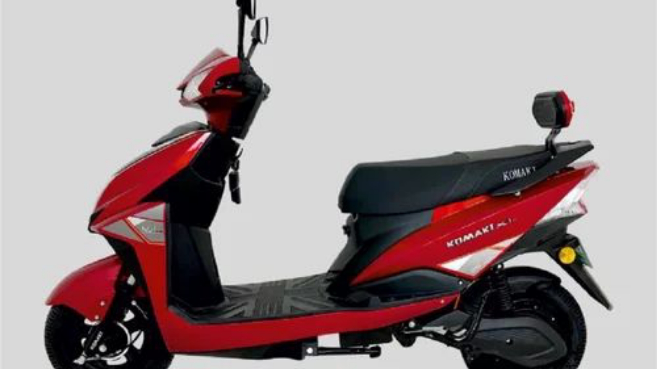 केवल ₹35,999 की कीमत पर लॉन्च हुई Komaki X-One इलेक्ट्रिक स्कूटर, मिलेगी 150KM तक की रेंज 2 केवल ₹35,999 की कीमत पर लॉन्च हुई Komaki X-One इलेक्ट्रिक स्कूटर, मिलेगी 150KM तक की रेंज केवल ₹35,999 की कीमत पर लॉन्च हुई Komaki X-One इलेक्ट्रिक स्कूटर, मिलेगी 150KM तक की रेंज