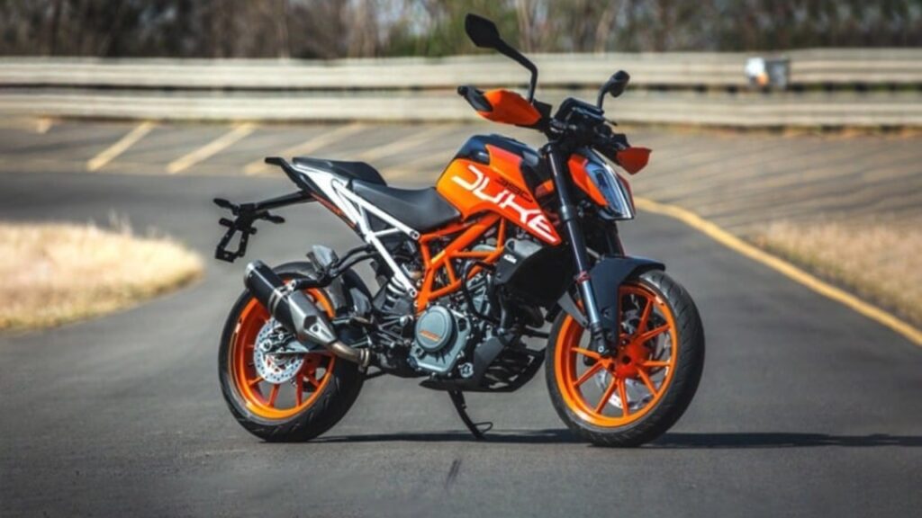 दमदार इंजन और भौकाली स्पॉट Look के साथ लांच हुई, 2025 मॉडल New KTM Duke 390 स्पोर्ट बाइक 2 दमदार इंजन और भौकाली स्पॉट Look के साथ लांच हुई, 2025 मॉडल New KTM Duke 390 स्पोर्ट बाइक दमदार इंजन और भौकाली स्पॉट Look के साथ लांच हुई, 2025 मॉडल New KTM Duke 390 स्पोर्ट बाइक