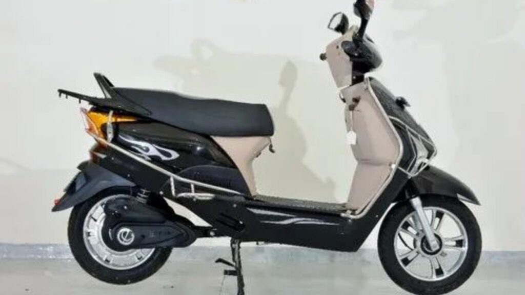 40 km/h रफ्तार और 140 KM रेंज के साथ लांच हुआ Oreva का नया इलेक्ट्रिक स्कूटर, कीमत ₹19000 1 40 km/h रफ्तार और 140 KM रेंज के साथ लांच हुआ Oreva का नया इलेक्ट्रिक स्कूटर, कीमत ₹19000 40 km/h रफ्तार और 140 KM रेंज के साथ लांच हुआ Oreva का नया इलेक्ट्रिक स्कूटर, कीमत ₹19000