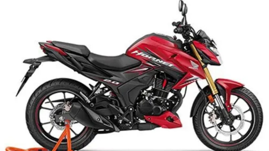 Honda Hornet 2.0: दिलों को धड़काने वाली दमदार बाइक का अनुभव 2 Honda Hornet 2.0: दिलों को धड़काने वाली दमदार बाइक का अनुभव Honda Hornet 2.0: दिलों को धड़काने वाली दमदार बाइक का अनुभव