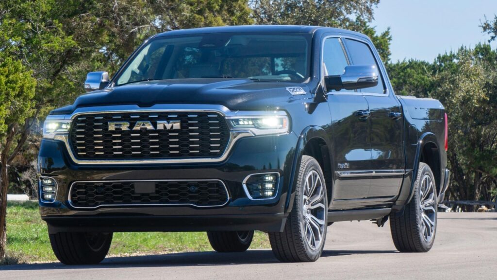Toyota ट्रक का काल बनकर लौटा The New 2025 Ram 1500 ट्रक, Fortuner जैसा डिजाइन और हाथी जैसी पावर 2 Toyota ट्रक का काल बनकर लौटा The New 2025 Ram 1500 ट्रक, Fortuner जैसा डिजाइन और हाथी जैसी पावर Toyota ट्रक का काल बनकर लौटा The New 2025 Ram 1500 ट्रक, Fortuner जैसा डिजाइन और हाथी जैसी पावर