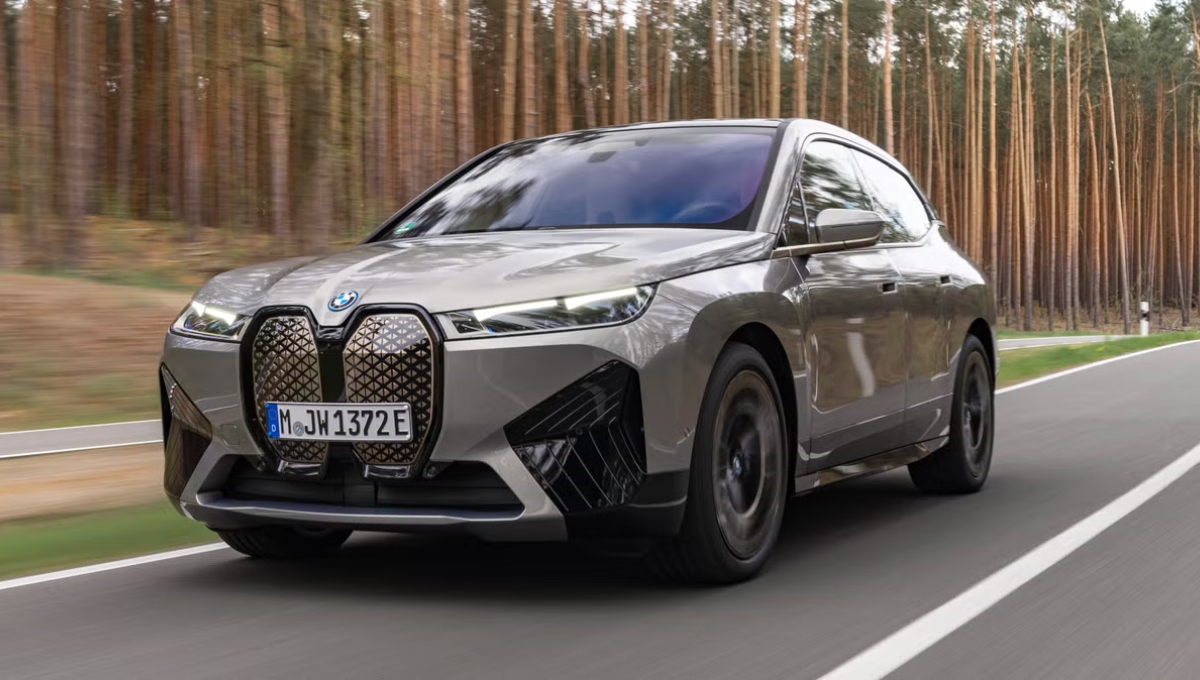 ₹1.40 करोड़ की BMW iX 2025 एक इलेक्ट्रिक SUV जो स्टाइल, पावर और लग्ज़री का परफेक्ट कॉम्बो है