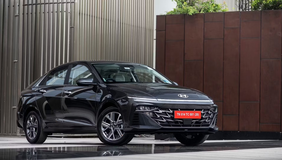 Hyundai Verna: ₹11 लाख की कीमत में लक्ज़री, परफॉर्मेंस और सेफ्टी का परफेक्ट संगम