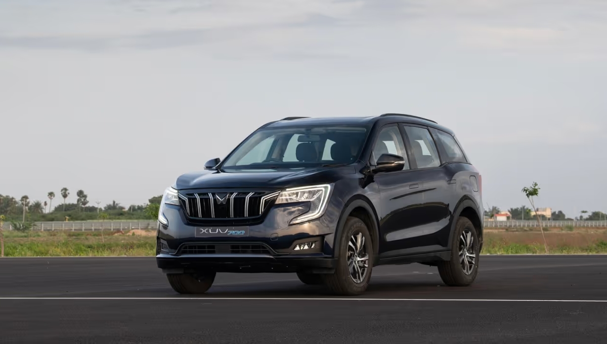 ₹14 लाख में पाएं Sunroof, Cruise Control और Smart Tech वाली Mahindra XUV700 फैमिली SUV में No.1 चॉइस