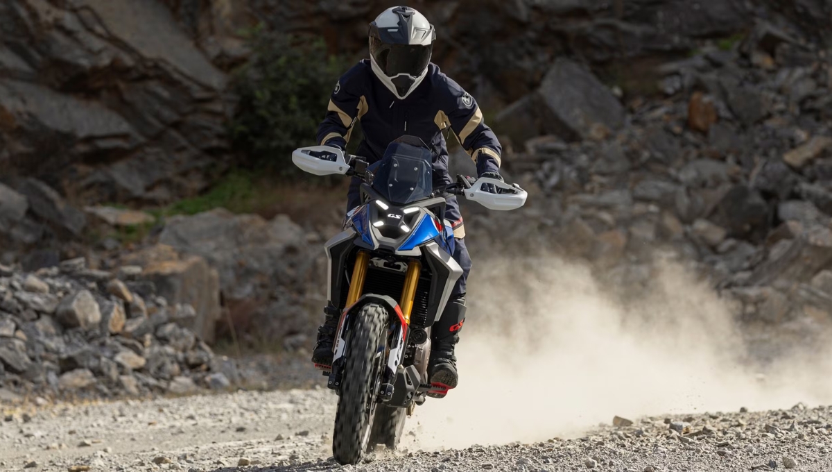 BMW F 450 GS भारत में आई ऑफ-रोडिंग का बादशाह बनकर, जानिए कीमत और 48.6 PS पावर जैसे फीचर्स 2 BMW F 450 GS भारत में आई ऑफ-रोडिंग का बादशाह बनकर, जानिए कीमत और 48.6 PS पावर जैसे फीचर्स  BMW F 450 GS भारत में आई ऑफ-रोडिंग का बादशाह बनकर, जानिए कीमत और 48.6 PS पावर जैसे फीचर्स