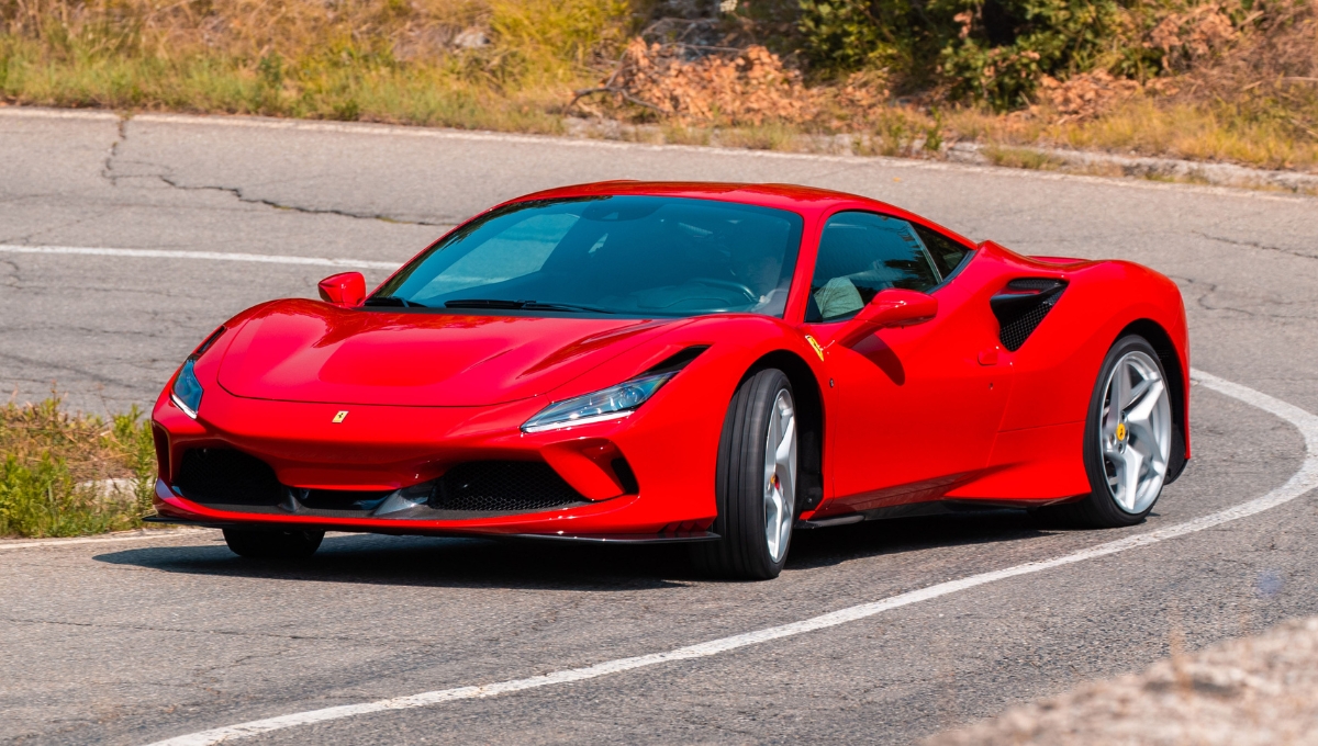 Ferrari F8 Tributo: ₹4.02 करोड़ में मिलेगी 710bhp की रफ्तार और लग्ज़री का अनुभव