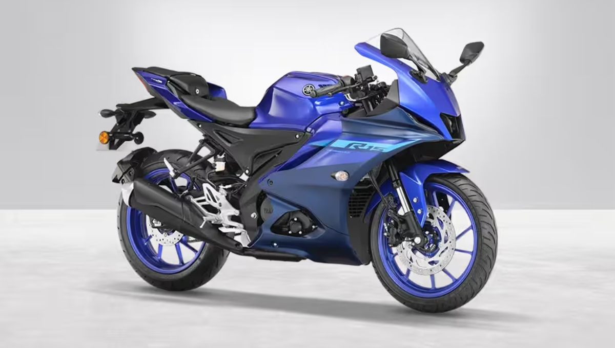 Yamaha R15 V4 लॉन्च: ₹1.82 लाख की कीमत में मिल रहे हैं ट्रैक मोड, ट्रैक्शन कंट्रोल और 45 kmpl माइलेज