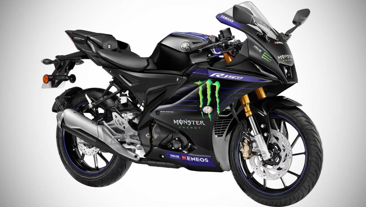  Yamaha R15 V4 लॉन्च: ₹1.82 लाख की कीमत में मिल रहे हैं ट्रैक मोड, ट्रैक्शन कंट्रोल और 45 kmpl माइलेज