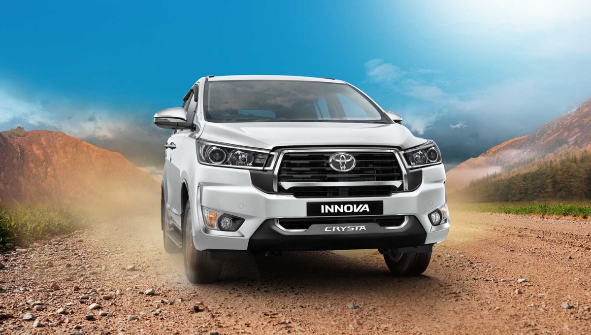फैमिली कार का किंग बना Toyota Innova Crysta ₹19 लाख में पाएं शानदार फीचर्स और जबरदस्त राइड क्वालिटी