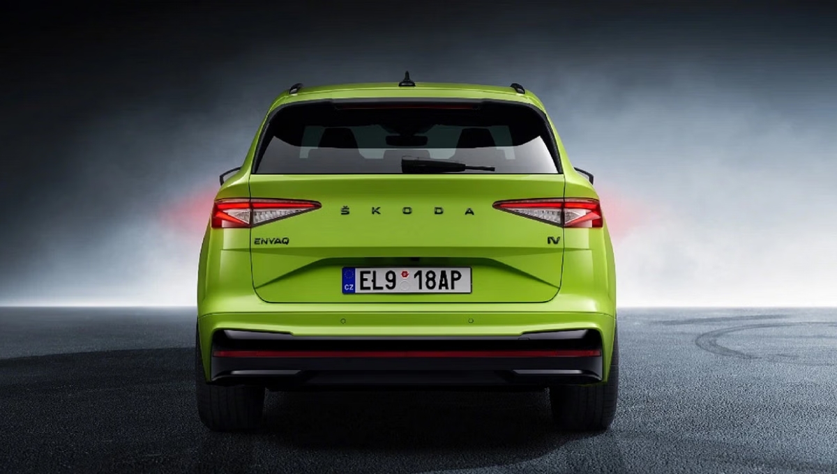 Skoda Enyaq: स्टाइलिश लुक, दमदार परफॉर्मेंस और शानदार इलेक्ट्रिक सफर की नई पहचान 1 Skoda Enyaq: स्टाइलिश लुक, दमदार परफॉर्मेंस और शानदार इलेक्ट्रिक सफर की नई पहचान Skoda Enyaq: स्टाइलिश लुक, दमदार परफॉर्मेंस और शानदार इलेक्ट्रिक सफर की नई पहचान