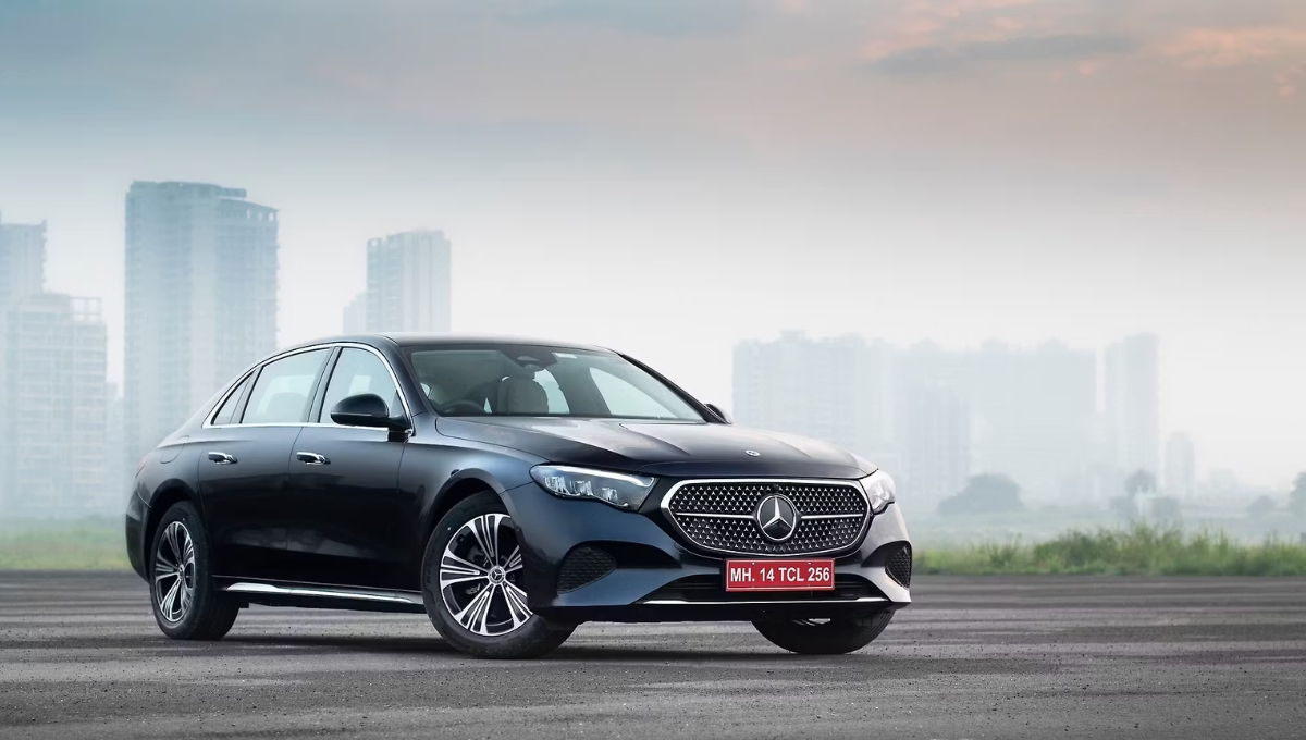 लग्ज़री का नया नाम Mercedes-Benz E-Class 375 bhp पावर और ₹92 लाख की कीमत में शाही अनुभव